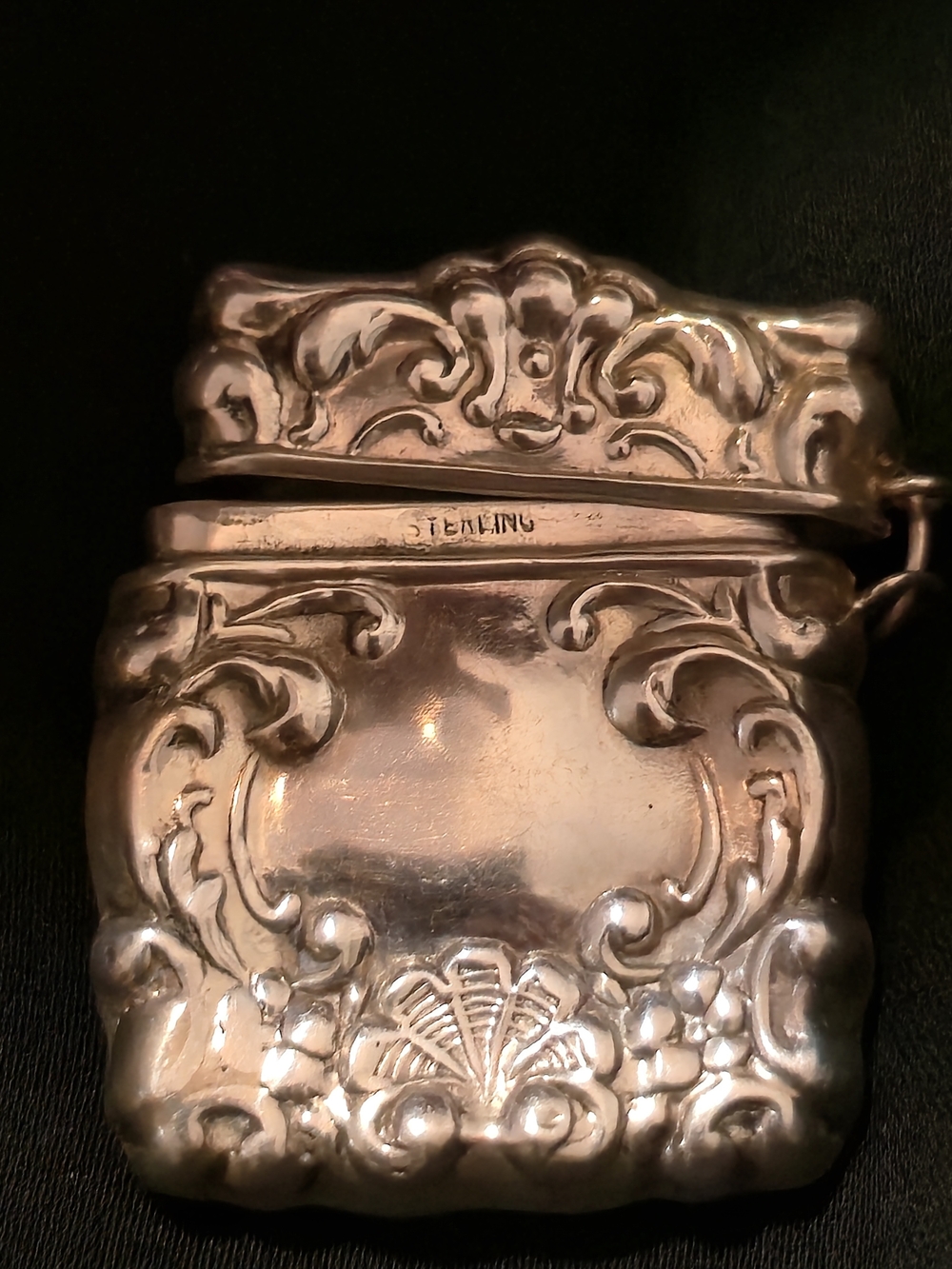 Antique Sterling Silver Vesta Match Case Pendant Ornate Floral 10.40g - Picture 4 of 6